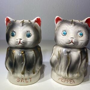 1960s Vintage Tilso Hand Painted Ceramic Kitty Cat Salt & Pepper Shakers